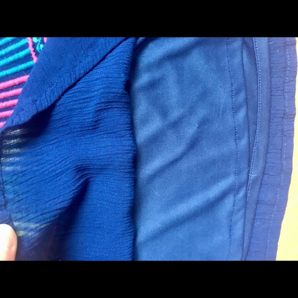 NWOT Blue Colorfully Embroidered Crop Never Worn!! - Picture 4 of 6